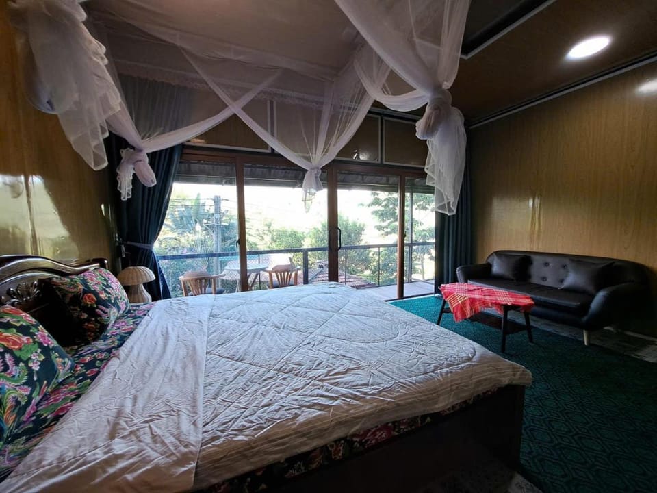 Homestay field - bungalow, Ha giang loop tour, motorbikes rental Country House in Vietnam