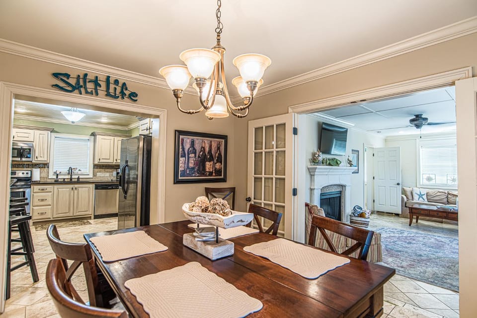 TV and multimedia, Kitchen or kitchenette, Living room, Dining area, kitchen, kitchen