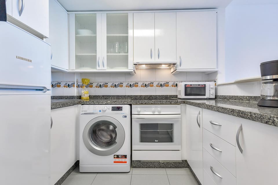 Photo of the whole room, minibar, pet friendly, stove, washing machine, kitchen