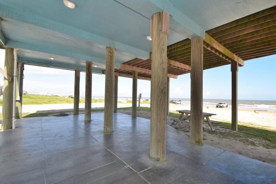 Shore is Fine Beachfront, AwesomeViews House in Bolivar Peninsula