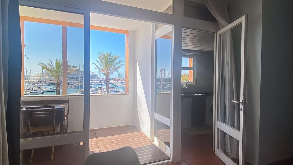 Uau! Vista Marina T1 HsR Marina Vilamoura Apartment in Quarteira