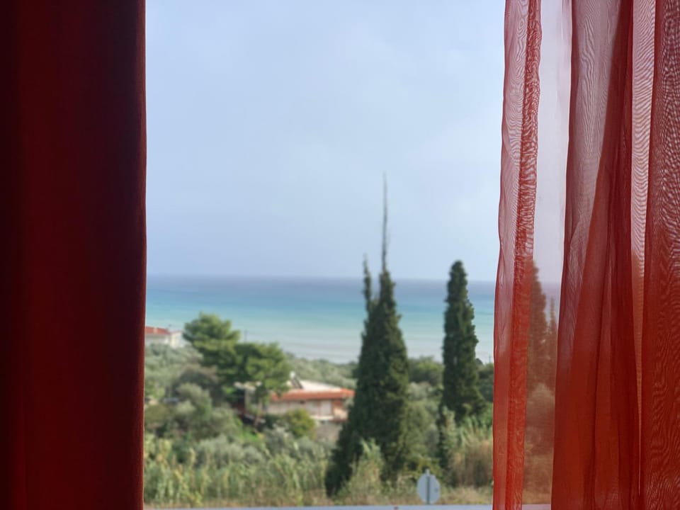 2 h drive from Athens El Ven To Polylimnia waterfalls Nat Sea Cave area available from Sept Apartment in Messenia