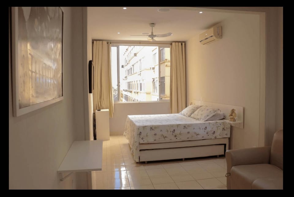 Copacabana Sea View Studio Apartment in Rio de Janeiro