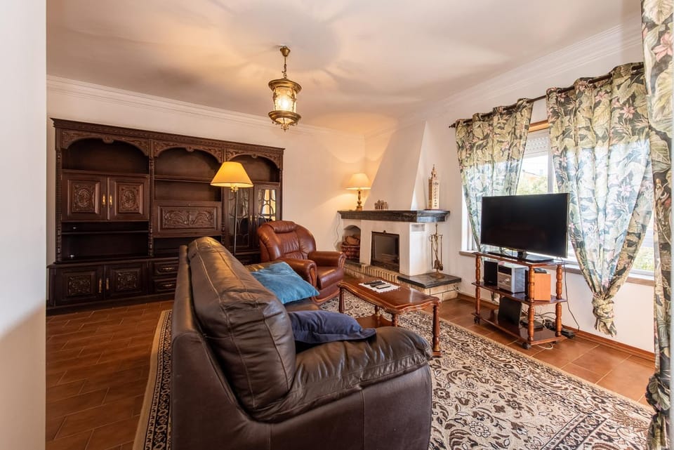 Communal lounge/ TV room, TV and multimedia, Seating area