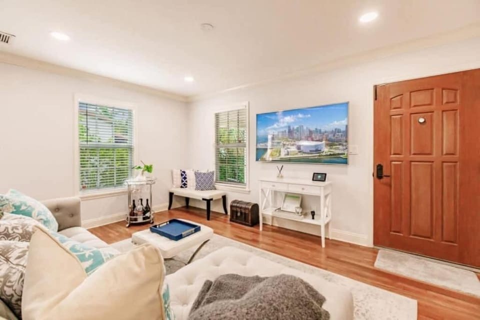 Key Lime Cottage - Bask Poolside in a Historic Flamingo Park Gem House in West Palm Beach