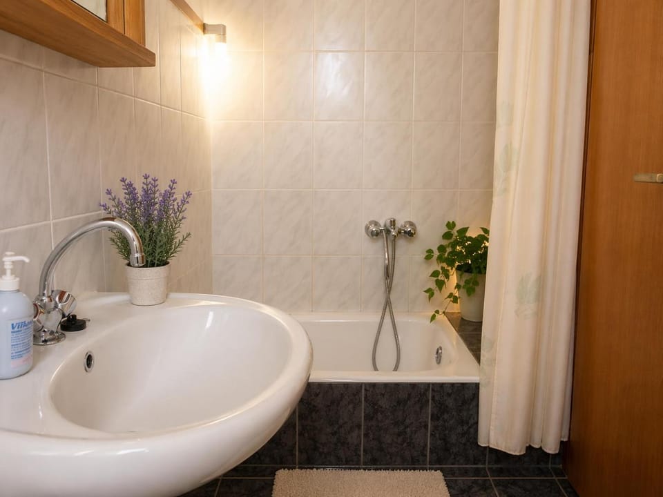 Bathroom, Bath