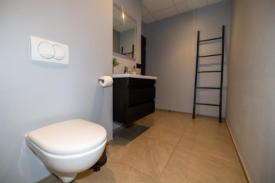 Toilet, Bathroom