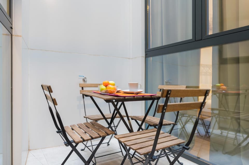 Panther Home Feria Apartment in Seville