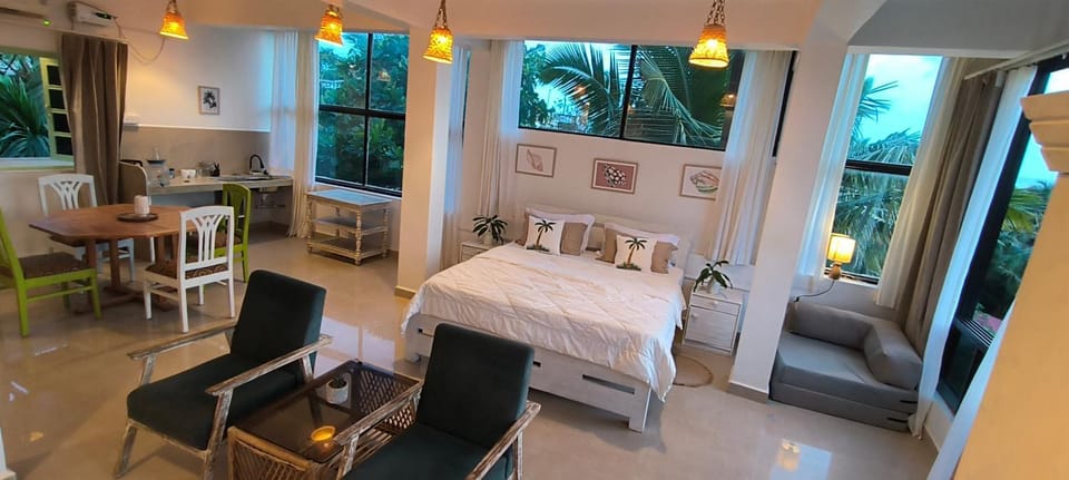 NAMAKA, Morjim and Ashwem Beach 300m away Resort in Mandrem