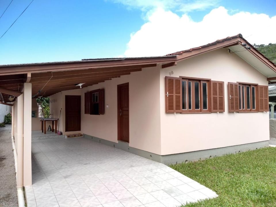 Casa na Pinheira, Praia de Cima House in Florianopolis