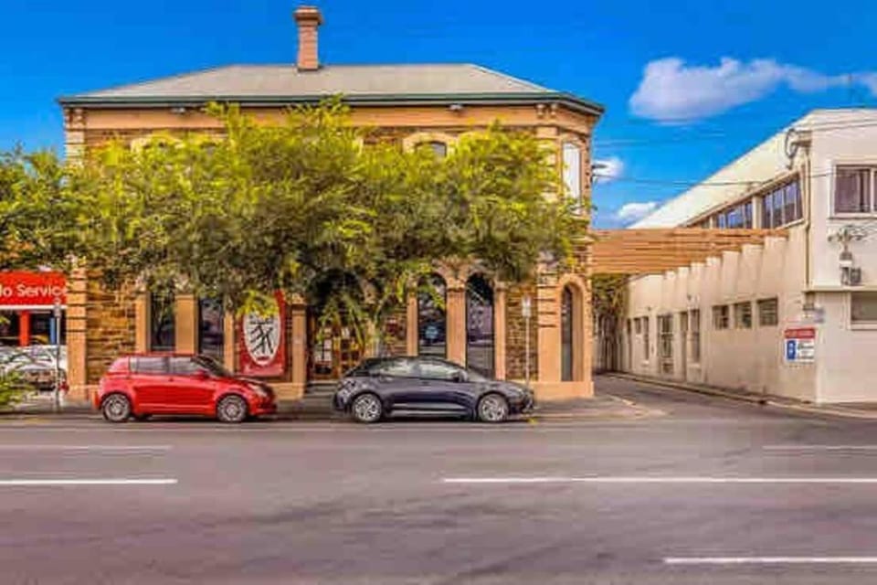 studio 436/247 gouger in the city ex hotel room Apartment in Adelaide