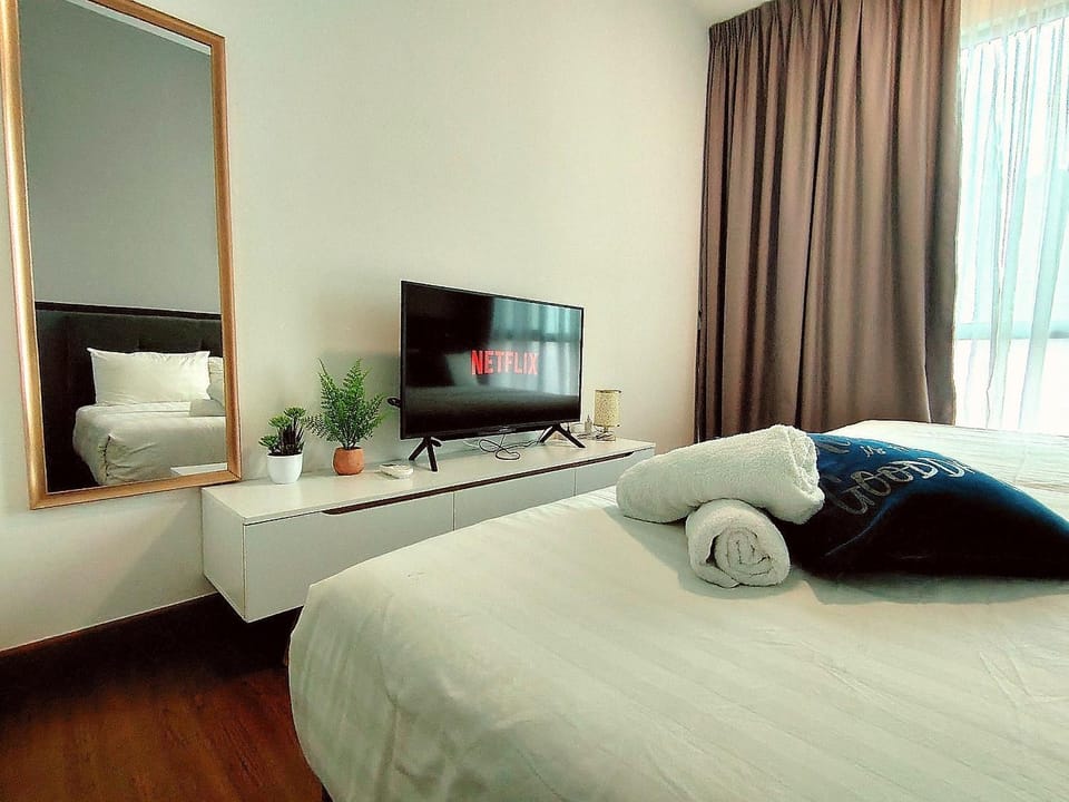 Elegant Homes 9Pax 5Bed Sunway Pyramid-Lagoon 2 Car Park Apartment in Subang Jaya
