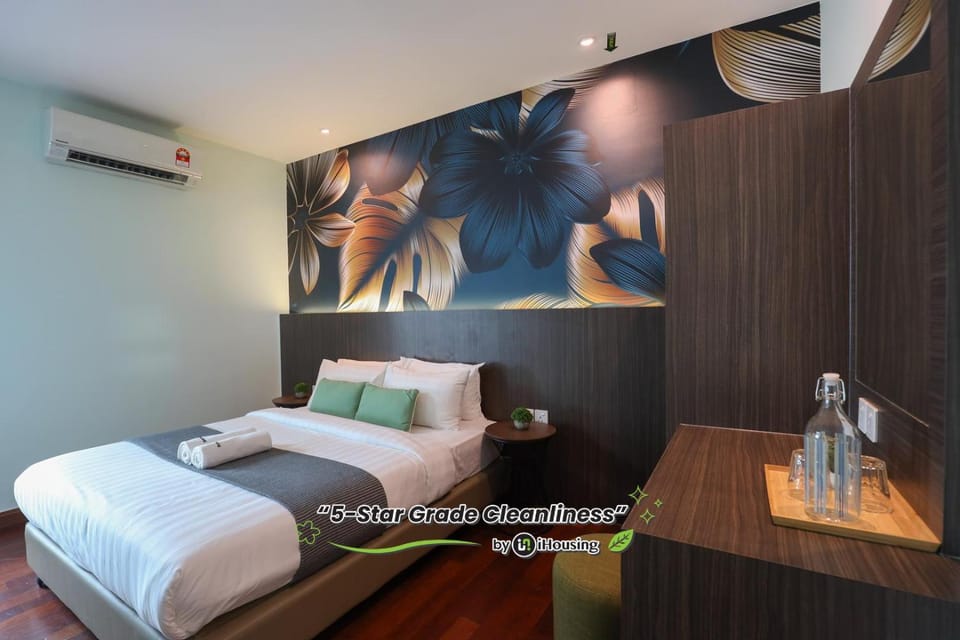 Bed, Bedroom, towels, air conditioner