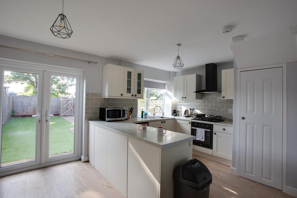 Kitchen or kitchenette, Dining area, Garden view, dishwasher, minibar, pet friendly, stove, toaster