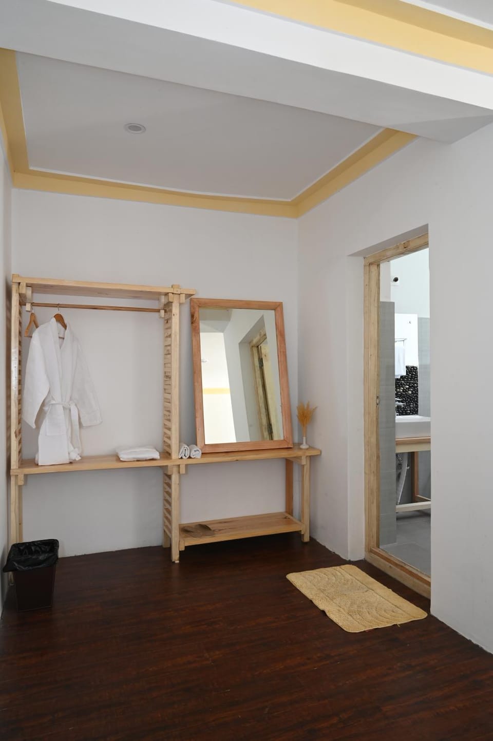 hair dresser, wardrobe