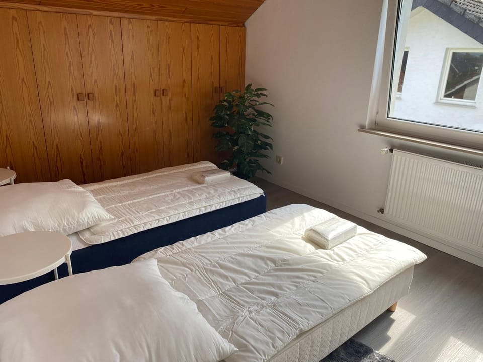 Möblierte Wohnung 4 Zimmer Wohnung Apartment in North Rhine-Westphalia