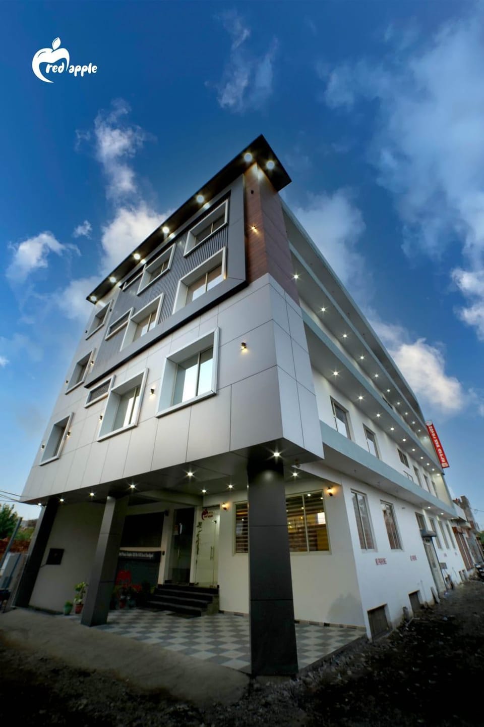 Property building, Facade/entrance