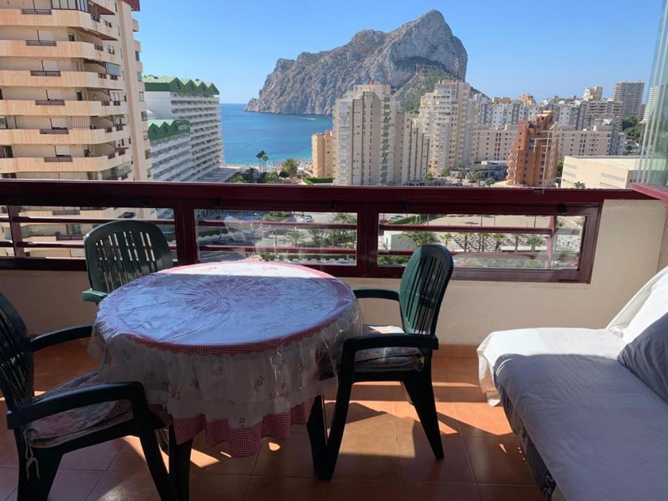 Balcony/Terrace, Street view