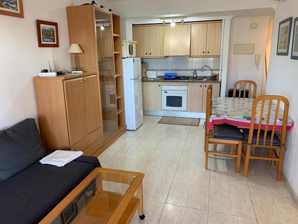 Kitchen or kitchenette, Living room, Dining area