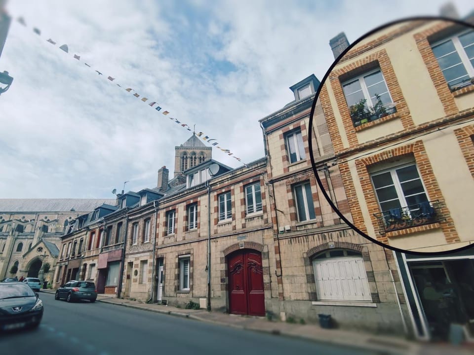 Property building, Neighbourhood, City view, Street view, Location