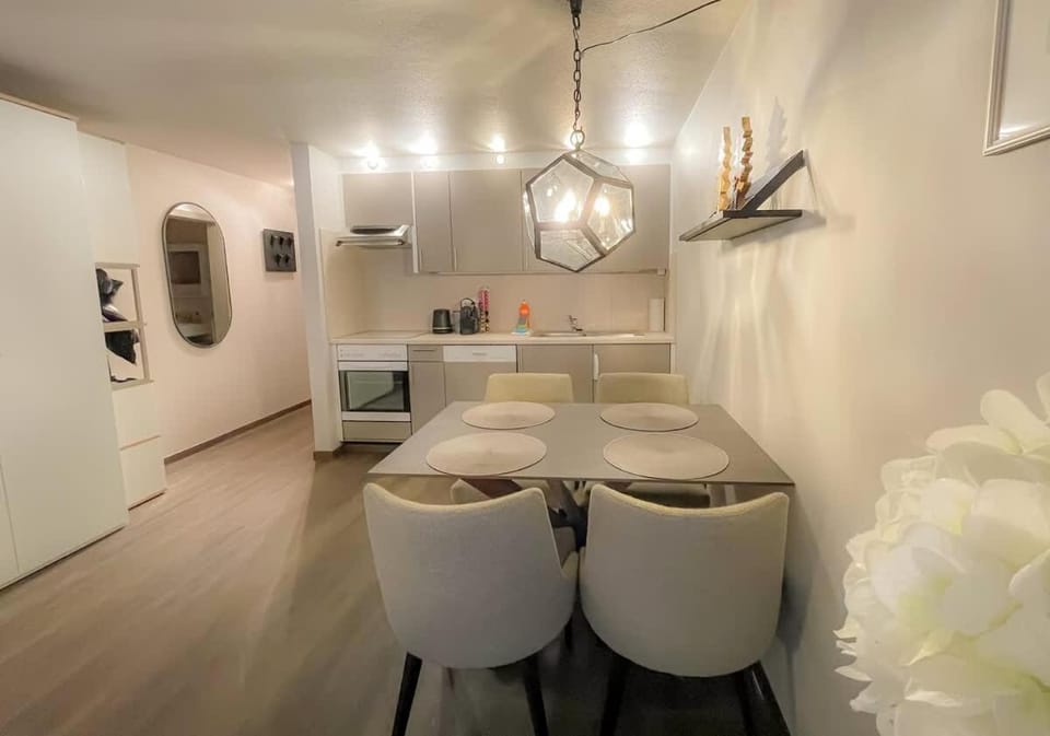 Studio modern & ruhig, Nähe Gondel by ZermattStays Apartment in Zermatt