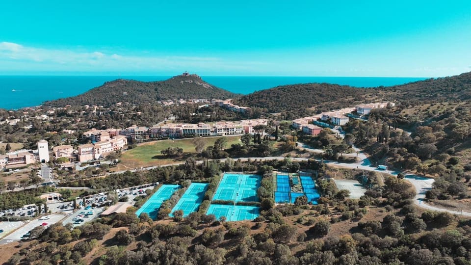 Tennis court