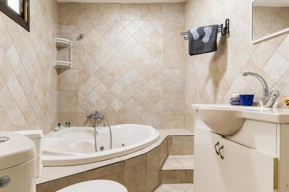Bathroom, Bath