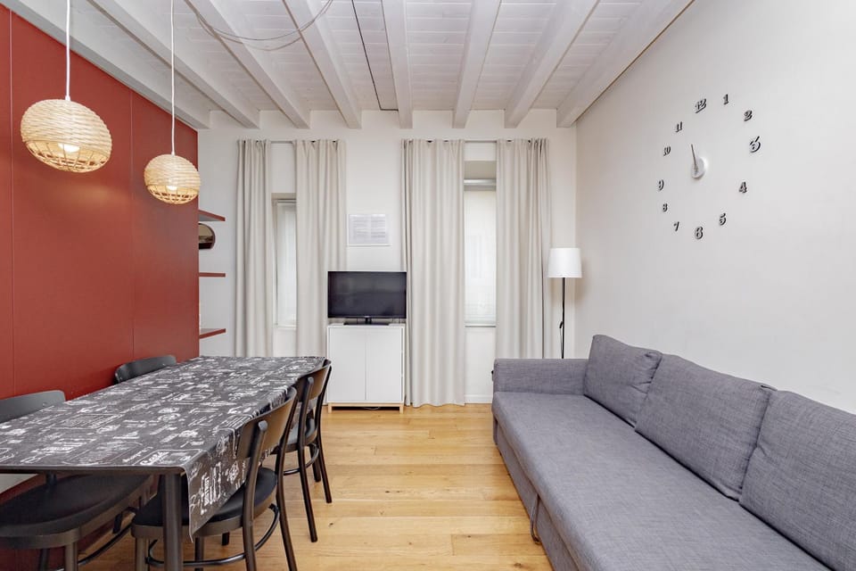 Communal lounge/ TV room, TV and multimedia, Living room, Seating area, Dining area, Evening entertainment