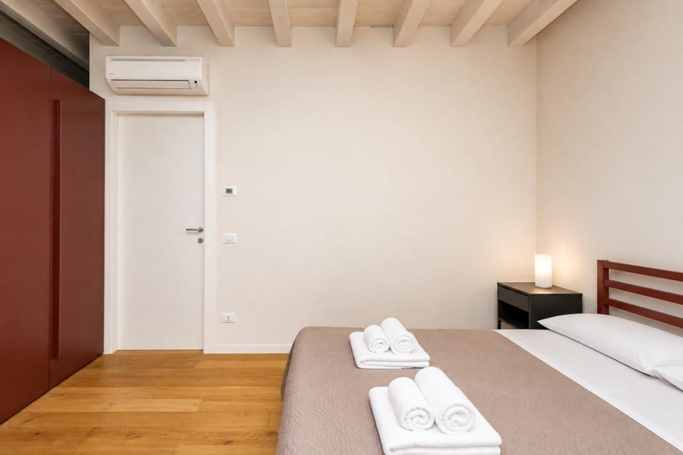 Bed, Photo of the whole room, Bedroom, towels, wardrobe, air conditioner