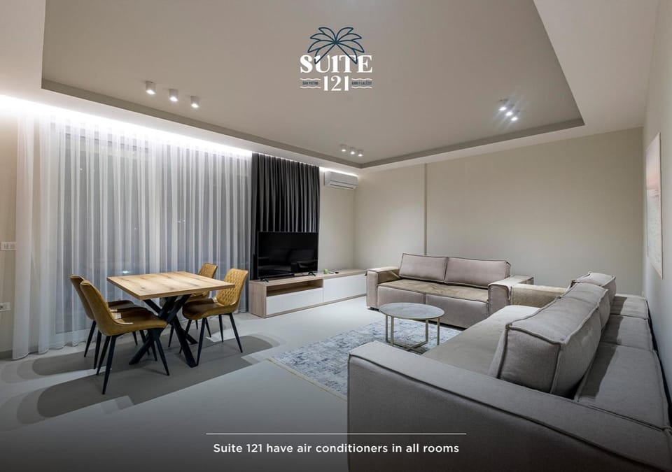 Communal lounge/ TV room, TV and multimedia, Dining area