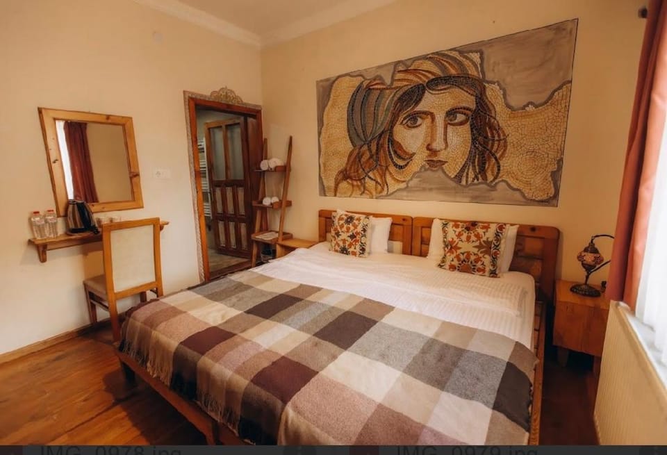 Bed, Decorative detail, Bedroom