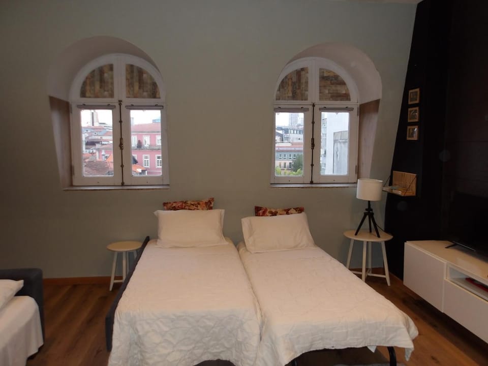 Bed, Living room