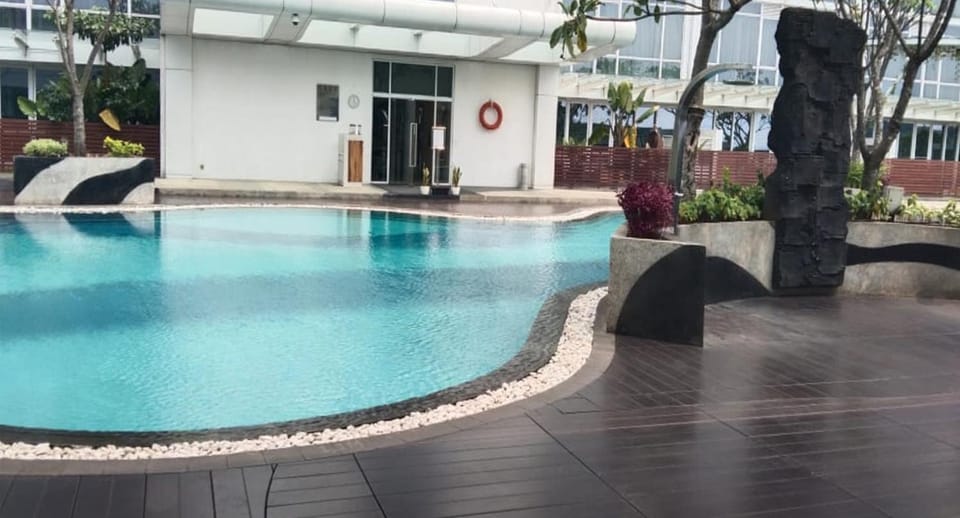 Swimming pool, Swimming pool