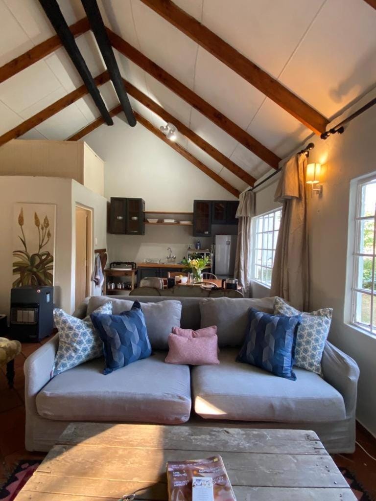 Kitchen or kitchenette, Seating area