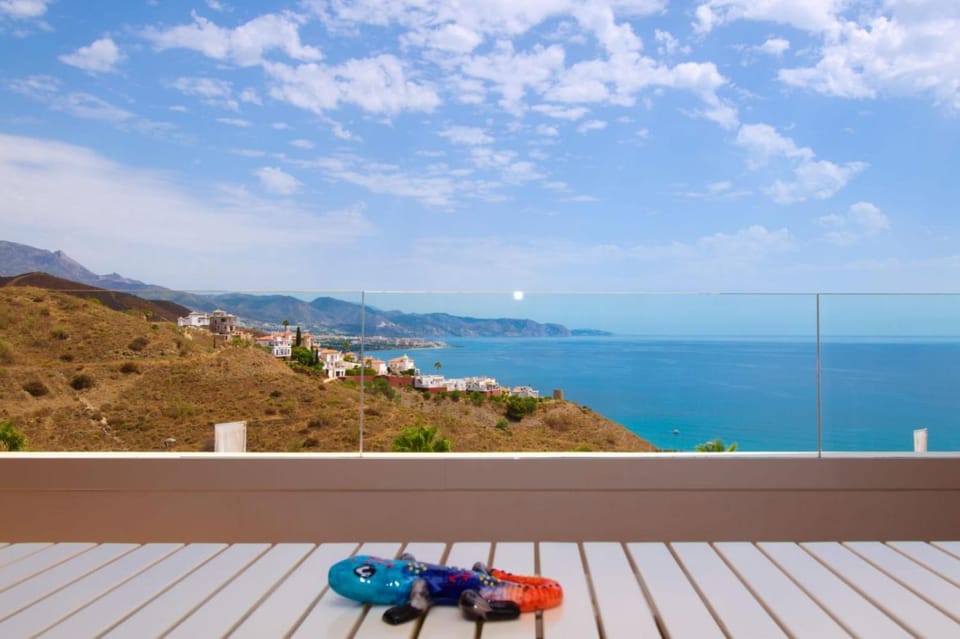 Balcony/Terrace, Mountain view, Sea view