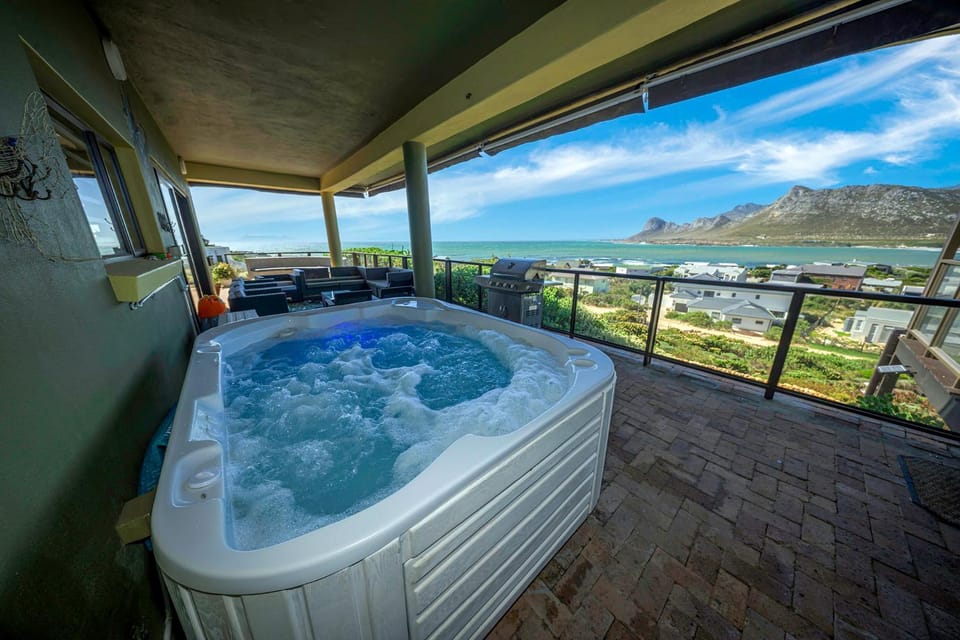 Patio, Hot Tub, Balcony/Terrace, Lounge or bar, Mountain view, Sea view, fireplace