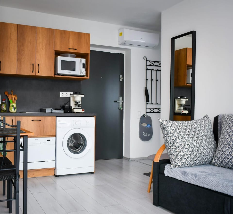 Coffee/tea facilities, Living room, dishwasher, microwave, washing machine