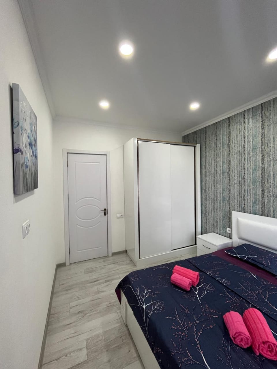 Bed, Photo of the whole room, Bedroom, wardrobe
