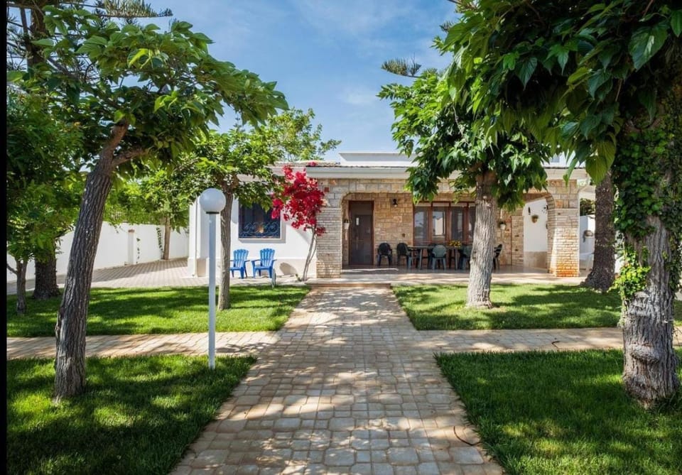 Villa dei GELSI Punta Prosciutto 11 posti letto House in Province of Taranto