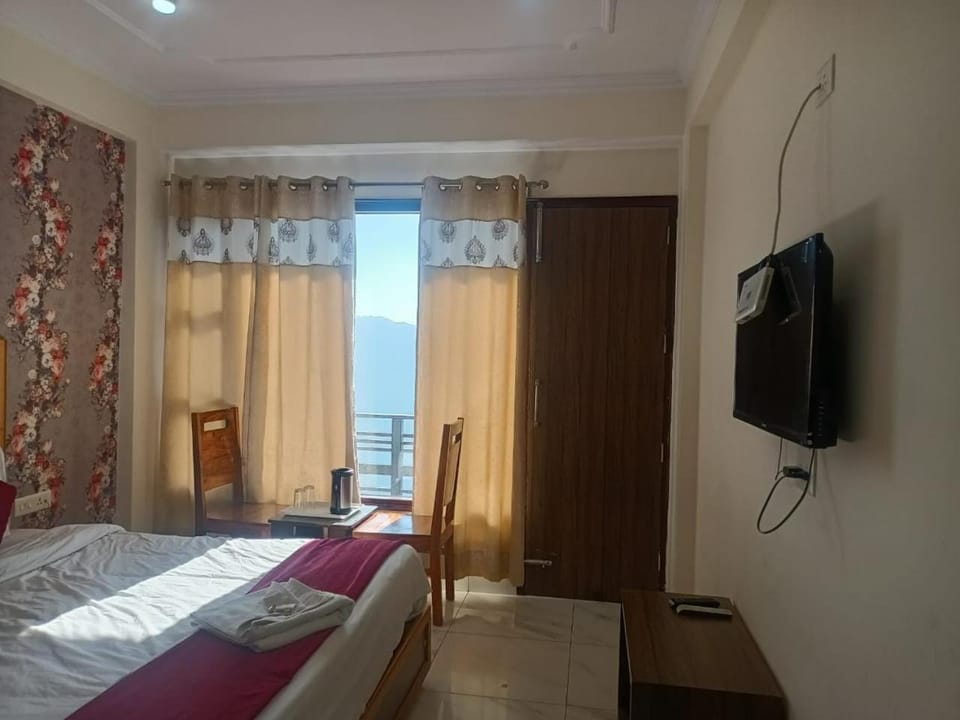 Zoz sm6 Hotel in Himachal Pradesh