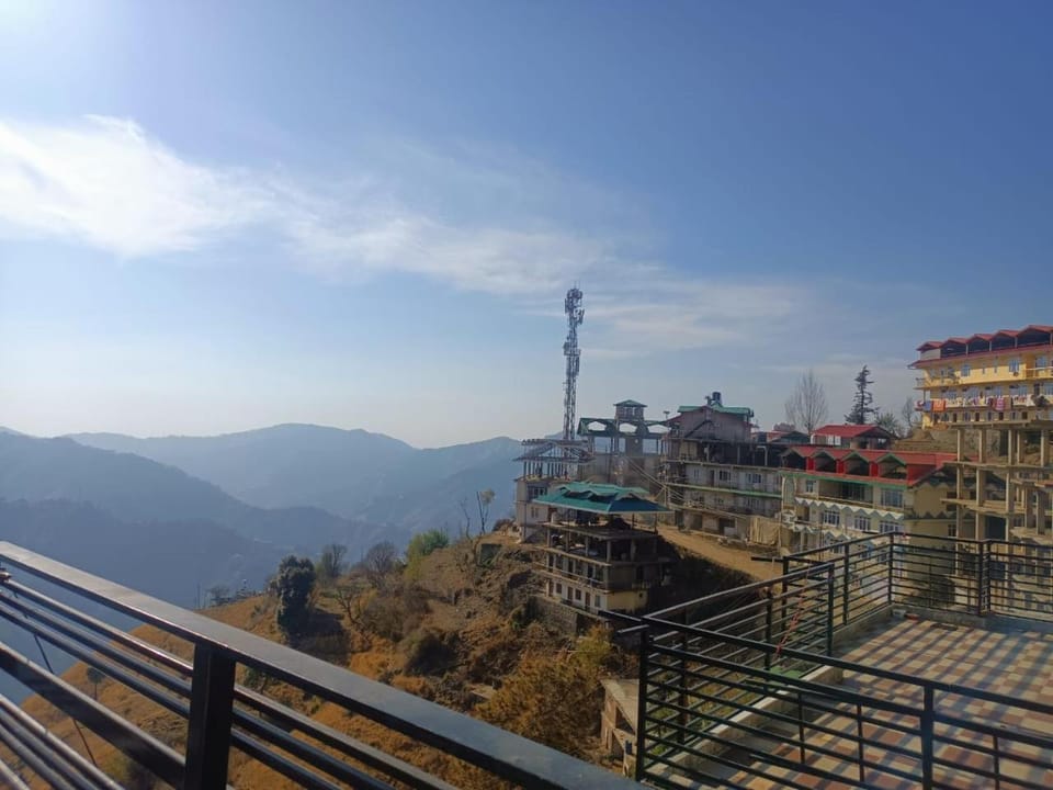 Zoz sm6 Hotel in Himachal Pradesh