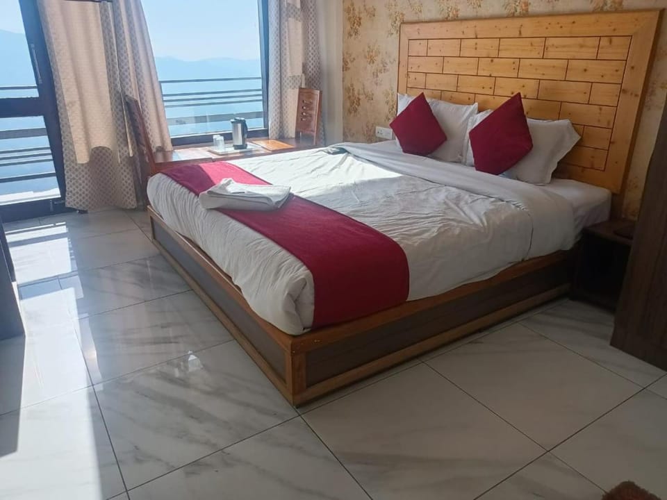 Zoz sm6 Hotel in Himachal Pradesh
