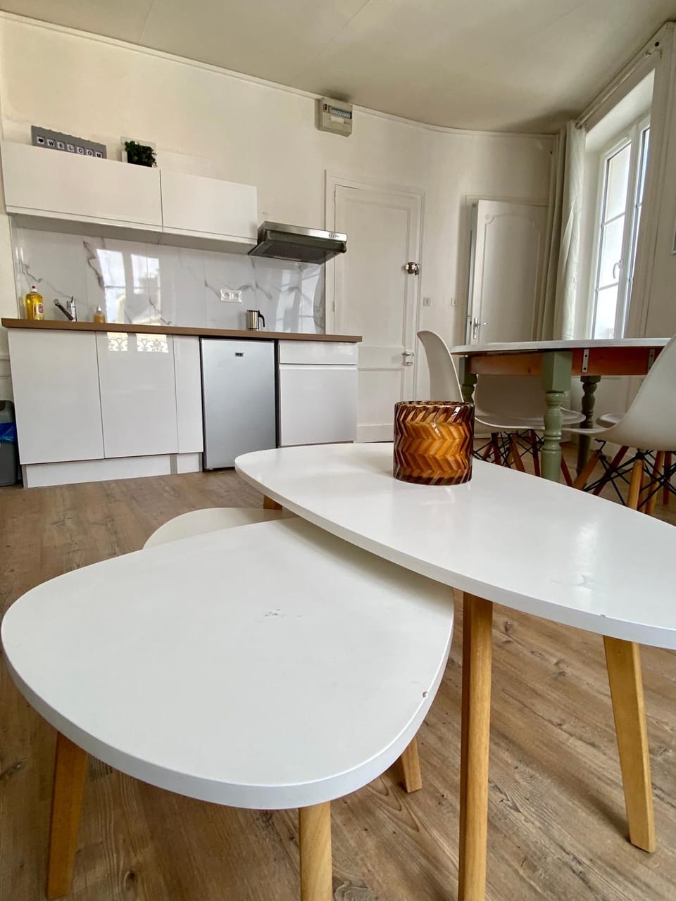 Kitchen or kitchenette, Dining area
