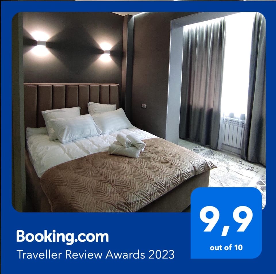 Restaurant/places to eat, Bedroom, Swimming pool, Certificate/Award