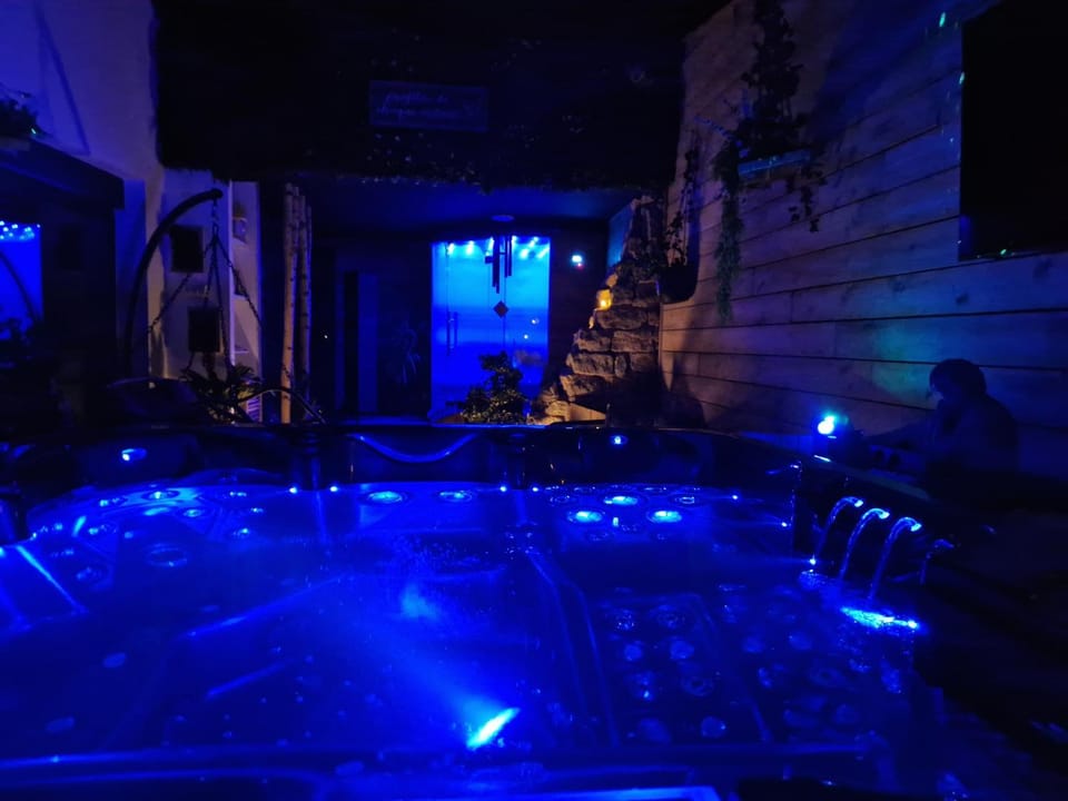 Night, Hot Tub, Sauna