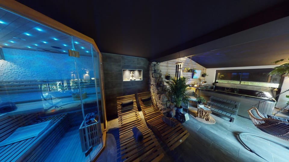 Night, View (from property/room), Spa and wellness centre/facilities