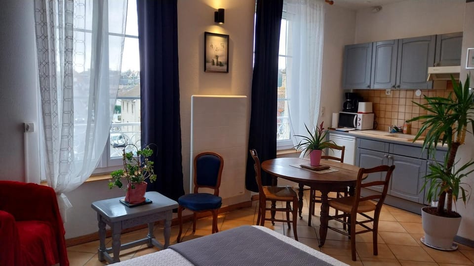 Studio Neptune Apartment in Normandy
