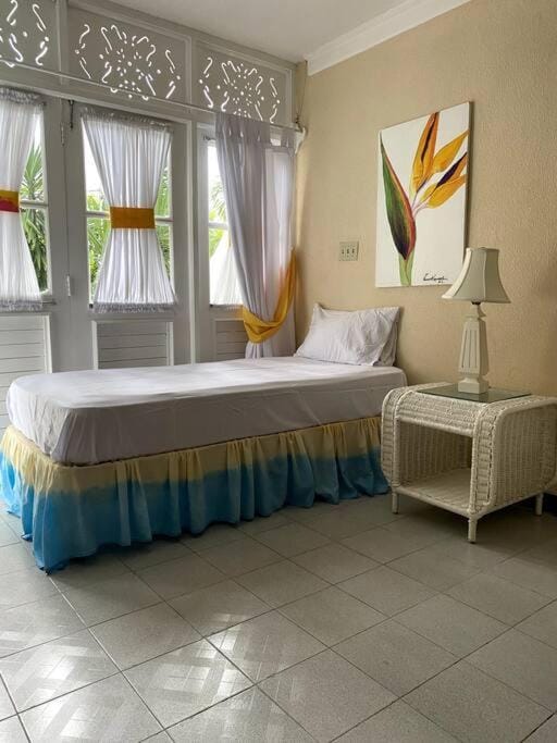 Lush Tropical apartment located in a 4-star resort Apartment in Runaway Bay