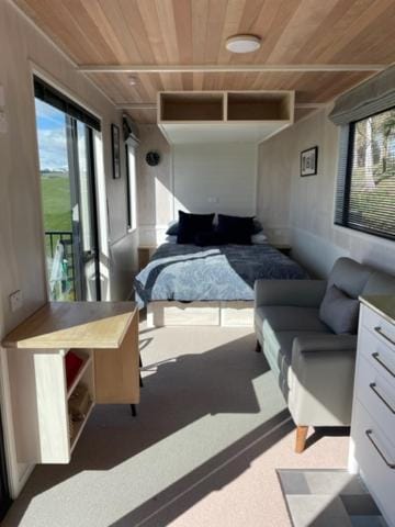Boutique Tiny House - Te Anau Country Accommodation Apartment in Te Anau