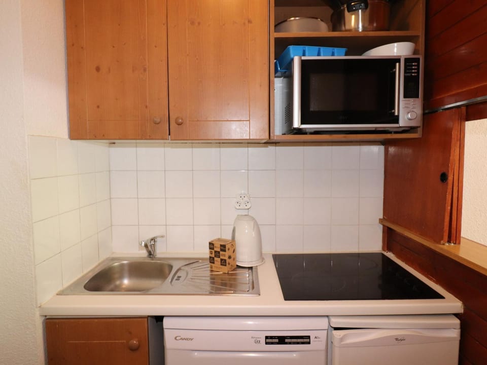 Studio fonctionnel à Tignes Val Claret - Balcon, ski aux pieds, proche des commerces et funiculaire - FR-1-502-445 Apartment in Tignes